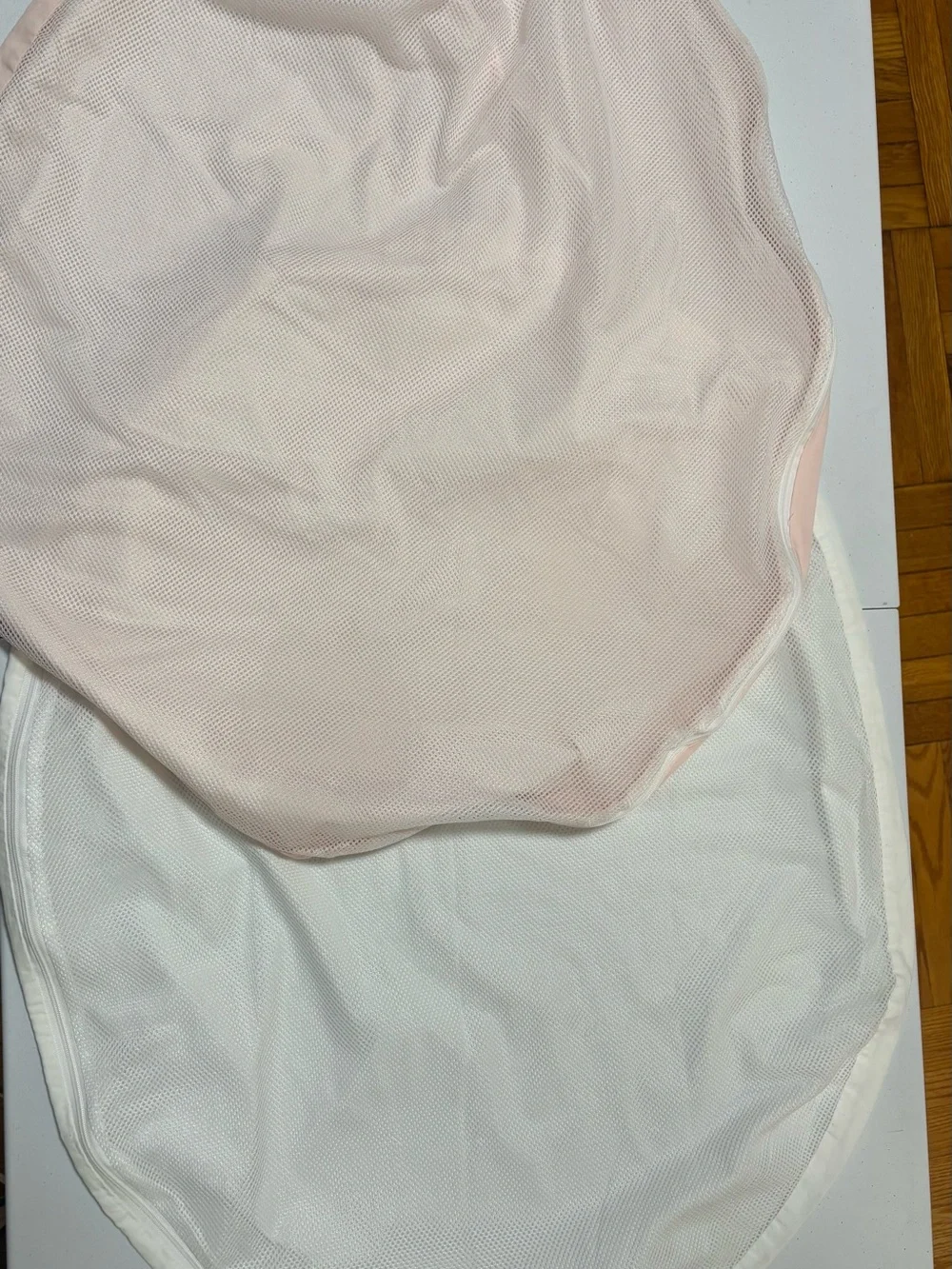STOKKE Baby Bassinet Fitted Sheet Set – 2 Pack, Pink & White, 100% Cotton V3